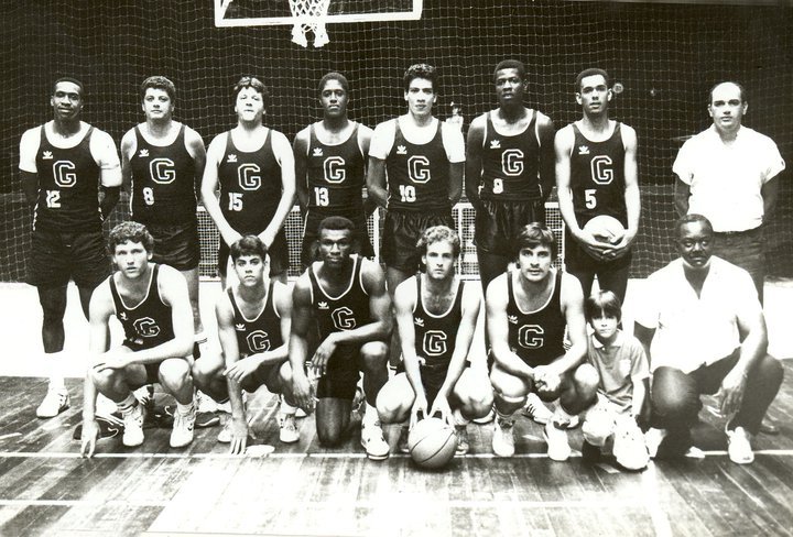 Todo o time do Esporte Clube Ginástico Reunido para uma foto