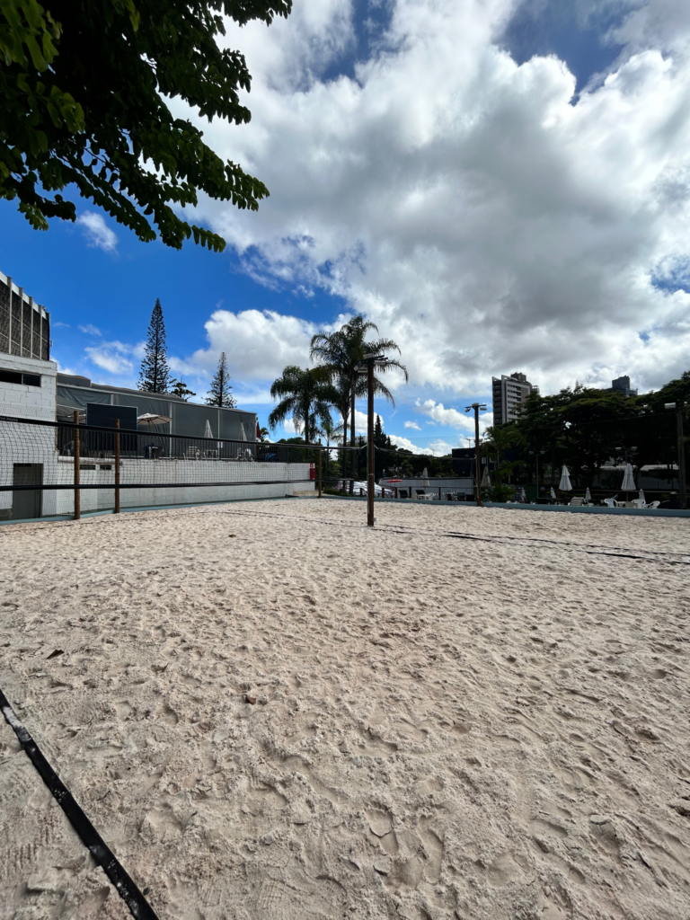Quadra de Beach Tênis de praia do espaço Ginástico Esporte Clube.